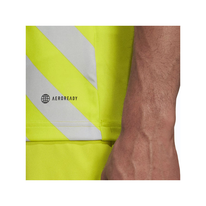 Tee-shirt sport Adidas GFX