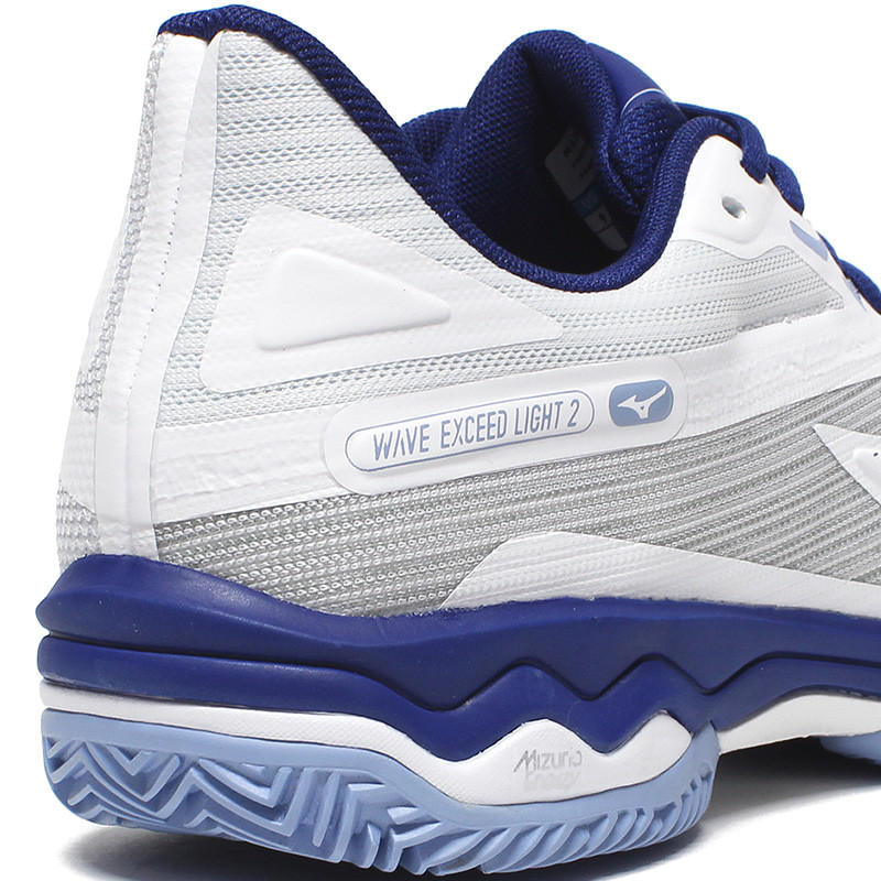 Mizuno Wave Exceed Light 2 Clay femme blanche et bleue