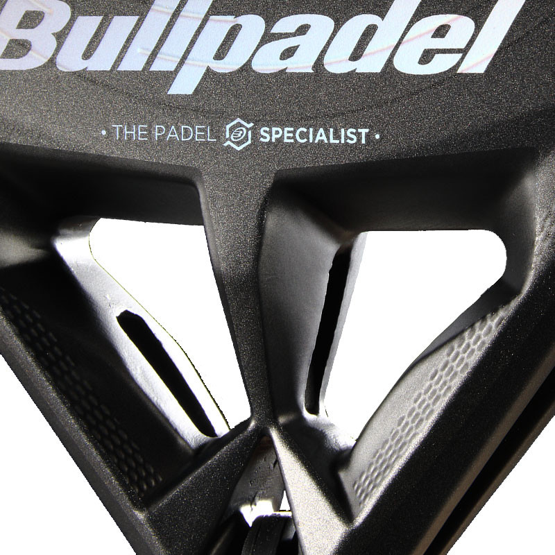 Bullpadel Hack 04 Comfort 2026 - Raquette de padel puissante et confortable
