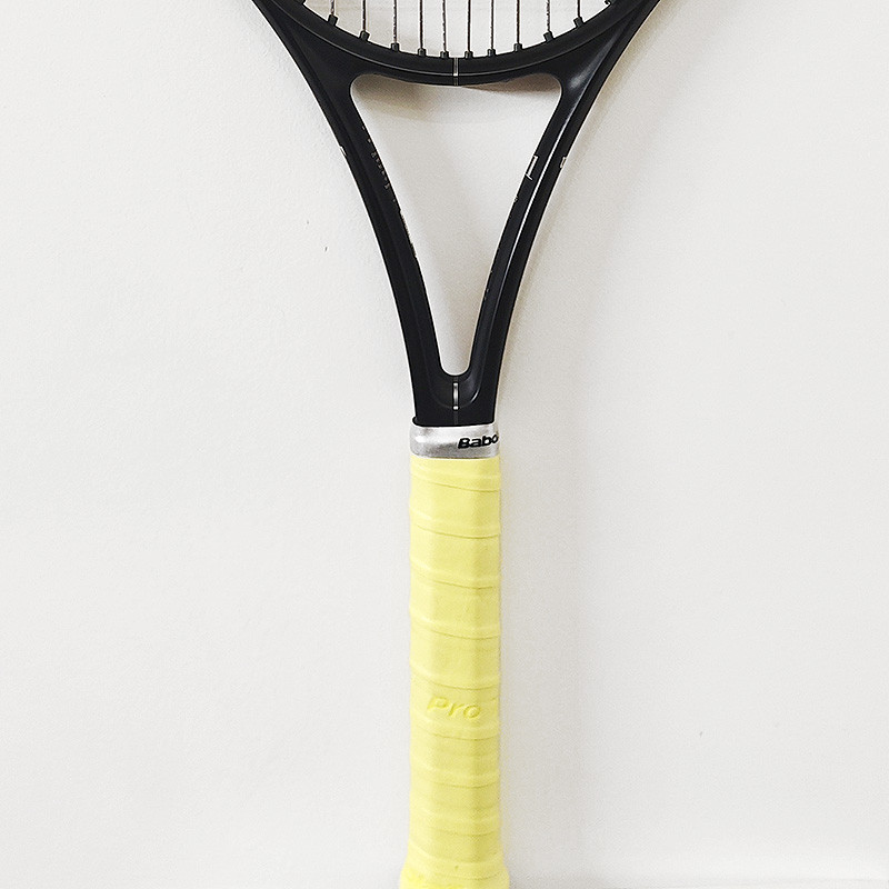 Belle raquette de tennis d'occasion Wilson RF 01 en manche 2